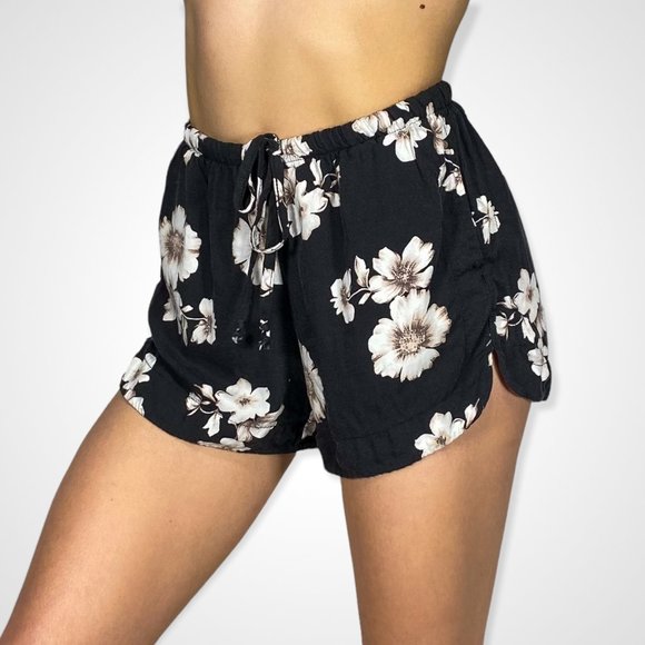 Brandy Melville Pants - Brandy Melville Floral Print Shorts